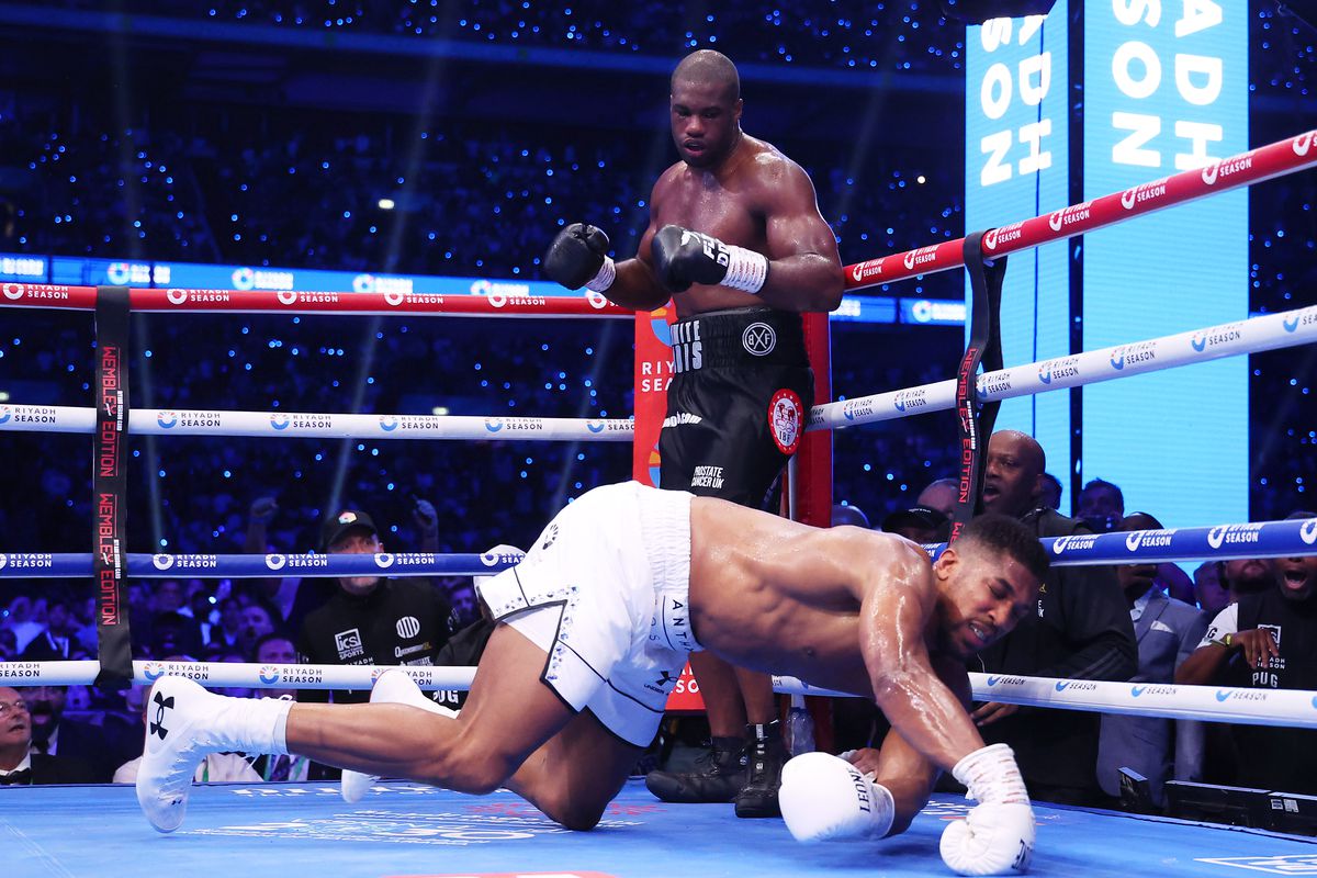 Anthony Joshua tụt hạng thê thảm sau trận thua Daniel Dubois